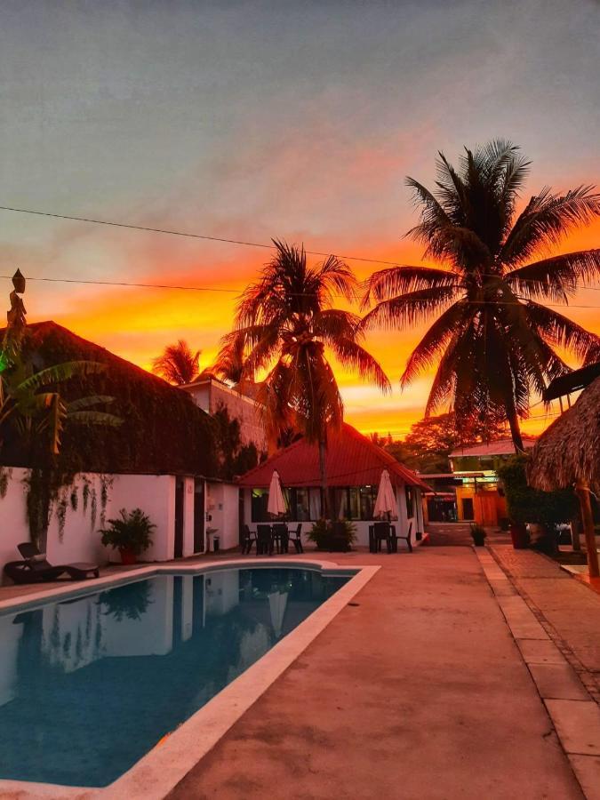 Hotel Tunco Lodge La Libertad Exterior foto